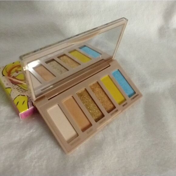 Urban Decay Mucho Happy Pallette - Picture 6 of 8